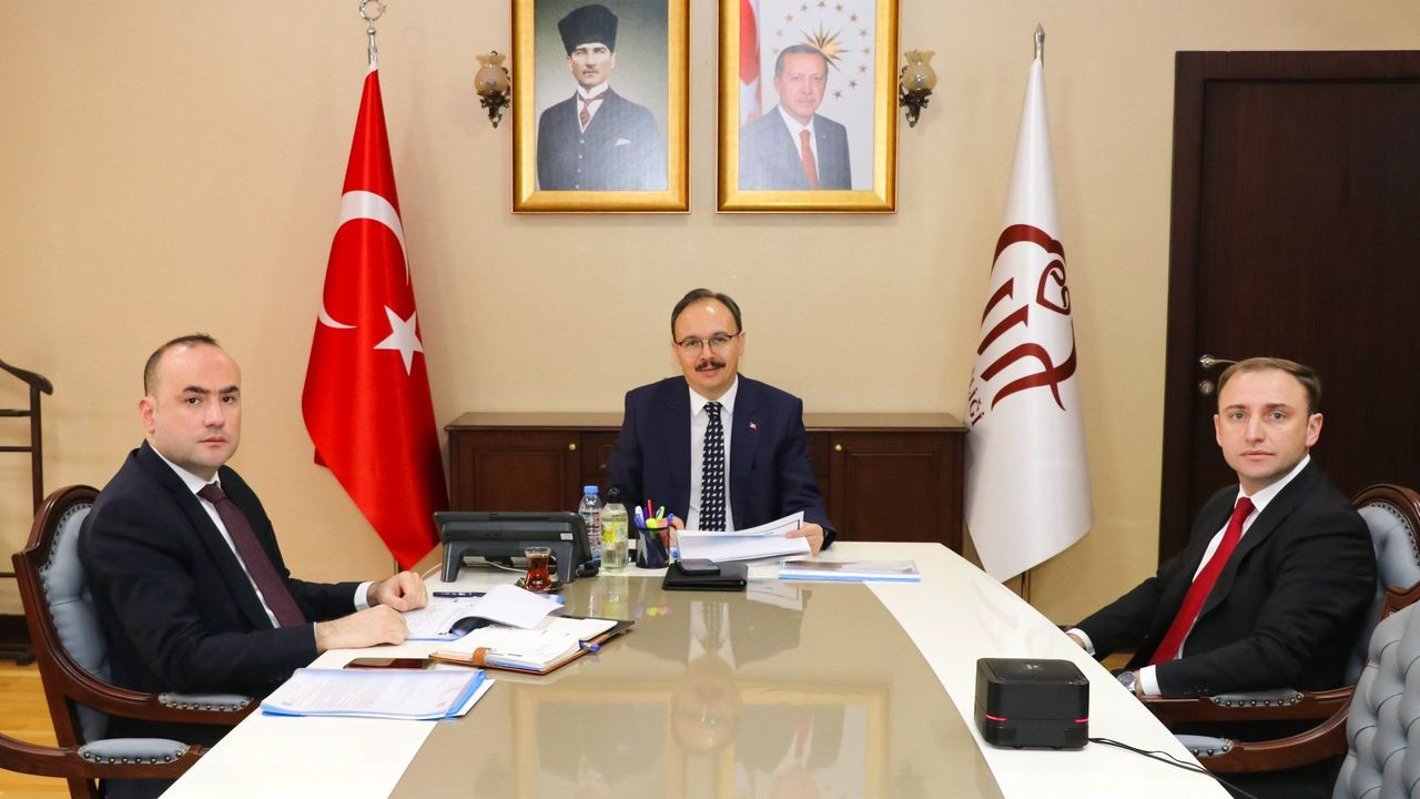 Vali Dr. Kemal Kızılkaya, 5. Bölge Düzensiz Göçle Mücadele Toplantısı’na Katıldı