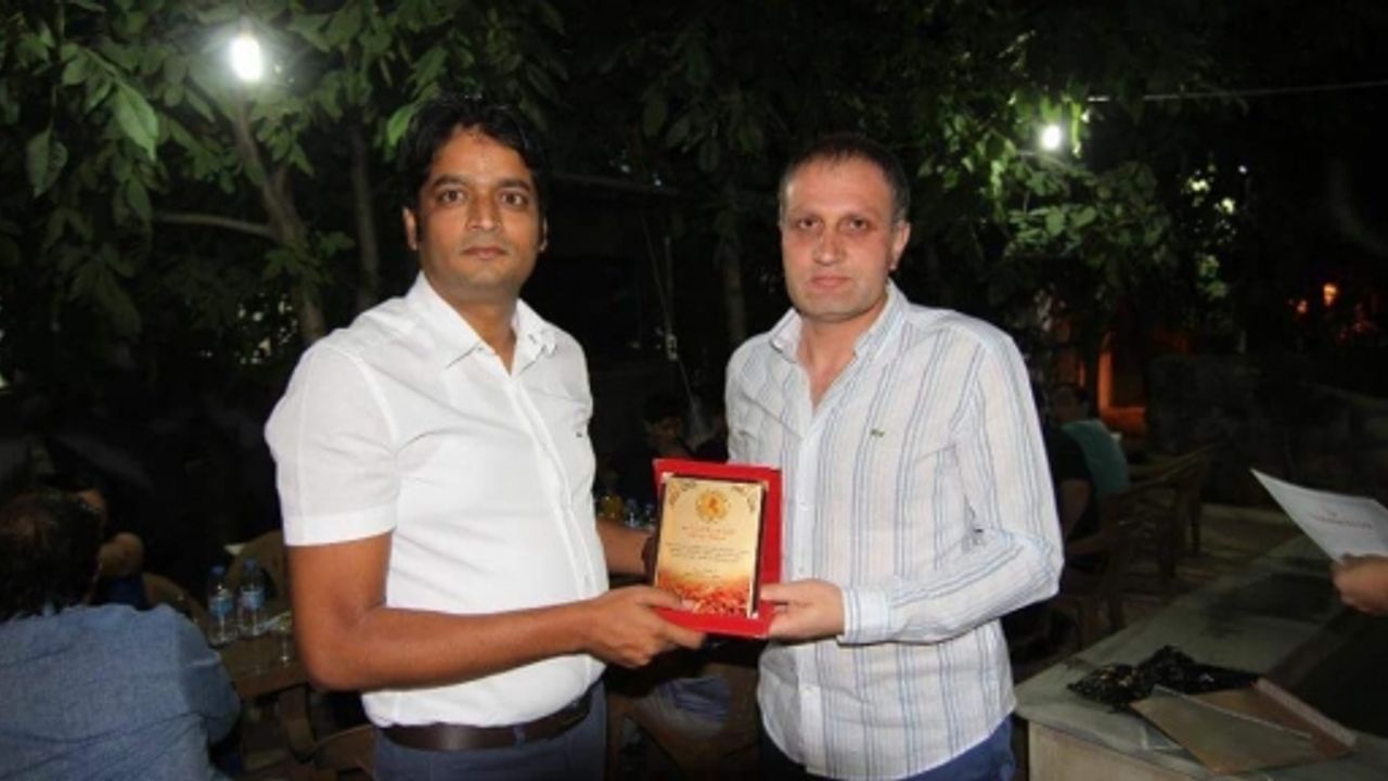 PERVARİ BELEDİYE BAŞKANI TAYYAR ÖZCAN,  UZ. DR.BİNOD KUMAR ŞAH ONURUNA VEDA YEMEĞİ VERDİ