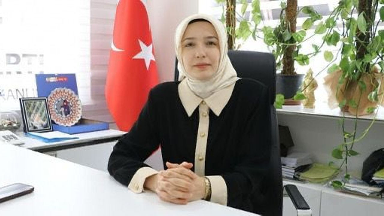 AK Parti Siirt Kadın Kolları Başkanı Av. Betül Tuğba Mavi’den 29 Ekim Cumhuriyet Bayramı Mesajı