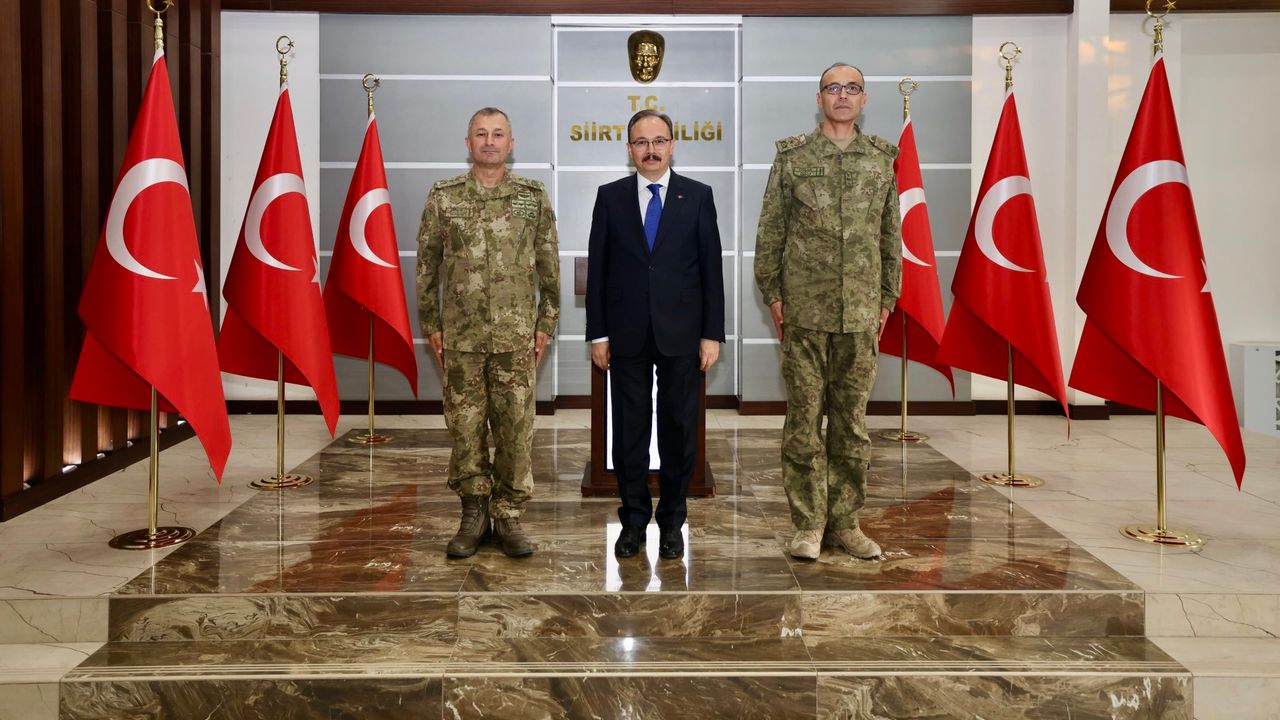 Tümgeneral Rıfat Dönel ve Tuğgeneral Mehmet Coşar’dan Vali Kızılkaya’ya Ziyaret