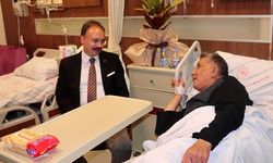Vali Kızılkaya,Şehit Babasını Hastanede Ziyaret Etti 
