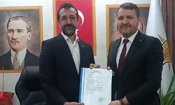 Siirtli Hemşerimiz Özturan, Mersin Akdeniz Belediye Başkan Aday Adaylığı Başvurusunu Yaptı