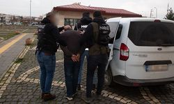  “Uyuşturucu Madde Ticareti Yapma" Suçundan Aranan ve Hakkında (10) Yıl  Hapis Cezası Bulunan Şahıs Siirt'te Yakalandı