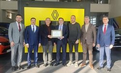 35. Vergi Haftasında Renault ve Dacia Bahaeddin Acar Otomotive Teşekkür Belgesi Verildi