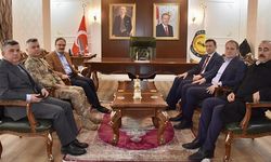 Vali Dr. Kemal Kızılkaya, Pervari İlçemizi Ziyaret Etti, Mehmetçikle İftar Yaptı 