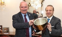 Prag Büyükelçimiz Egemen Bağış’tan Misafirlerine Perde Pilav İkramı