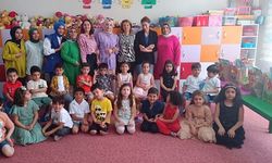 Mehmetçik İlk Okulu Anasınıfı Öğrencilerinin Karne Sevinci