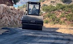 Siirt İl Özel İdare Ekipleri Köy Yollarının Standartlarını Yükseltmeye Devam Ediyor