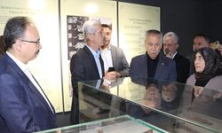 Bülent Arınç, Tillo’da İbrahim Hakkı Hazretleri’ne Ait Eserlerin Sergilendiği Özel Müzeyi Ziyaret Etti