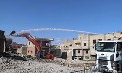 Siirt’te 1. Etap Kentsel Dönüşüm Alanında Yıkım Çalışmaları Devam  Ediyor