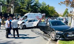 Siirt’te İki Otomobil Çarpıştı: 4 Kişi Yaralandı