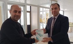 Başar Taner, Siirt 10. Kitap Fuarı’nda Kitabını İmzaladı ve Söyleşi Gerçekleştirdi​​​​​​​