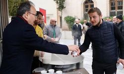 Vali Kızılkaya, Vatandaşlara Kandil Simidi ve Salep İkram Etti