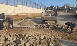 Siirt Belediyesi Fen İşleri Müdürlüğü Yol Tadilat Çalışmalarını Sürdürüyor