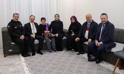 Vali Kızılkaya Depremzede Aileleri Ziyaret Etti
