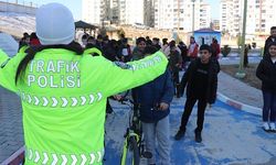 Siirt Belediyesi’nden Çocuklara Trafik Güvenliği Eğitimi