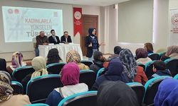 Siirt’te “Kadınlarla Yükselen Türkiye” Konulu Söyleşi Gerçekleştirildi