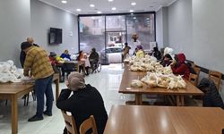 Yalova Siirt Vakfı Ramazan Ayında 450 Kişiye İftar Yemeği Dağıtıyor