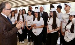 Vali Dr. Kemal Kızılkaya’dan PISA 2025’e Katılacak Öğrencilere Moral Ziyareti
