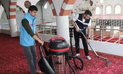 Siirt Belediyesi'nden Camilere Bahar Temizliği Seferberliği