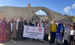 Siirt’te Anneler Günü Etkinliği: 150 Kadın Veysel Karani ve Malabadi Köprüsü’ne Götürüldü