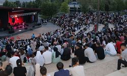 Siirt’te Anneler Günü Coşkusu: Müzik, Sevgi ve Vefa Bir Arada Yaşandı