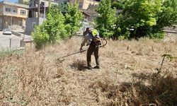 SİİRT BELEDİYESİ’NDEN MEZARLIKLARDA BAYRAM TEMİZLİĞİ