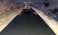 SİİRT’TE KIRSAL YOLLAR SICAK ASFALTLA BULUŞUYOR!