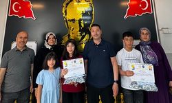 Bursluluk Sınavı Şampiyonları Şehit Polis Hayrettin Şişman Ortaokulu’ndan