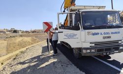 Siirt’te Köy Yollarına Trafik Levhaları Yerleştiriliyor