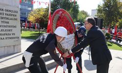 Siirt’te 29 Ekim Kutlamaları Çelenk Sunma Töreniyle Başladı