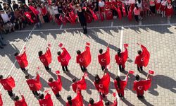 İhsan Süreyya Sırma İlkokulunda Cumhuriyet Coşkusu