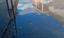 Aktaş İlkokulu’nun Bahçesi Göle Döndü: Köy Sakinlerinden Yetkililere Çağrı