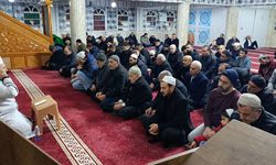 Ensar Camii’nde Sabah Namazı Buluşması: Gençler Maneviyatta Bir Araya Geldi