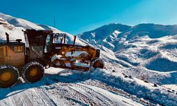 Siirt’te 10 Köyün Ulaşımını Sağlayan Yolda Yoğun Mesai