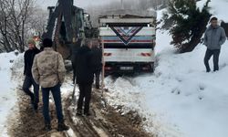 Siirt’te Karla Mücadele ve Yol Açma Çalışmaları Aralıksız Sürüyor