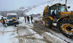 Siirt’te Köylerde Hastalar Kurtarıldı, Kapanan Yollar Açıldı
