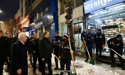 Vali Kızılkaya Güres Caddesi’nde Karla Mücadele Çalışmalarını Yerinde İnceledi