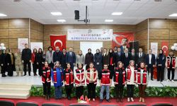 Vali Eşi Nurten Kızılkaya, Kurtalan’da Düzenlenen Koruyucu Aile Konferansı’na Katıldı