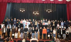Siirt’te Liselilerden Şiir ve Türkü Şöleni