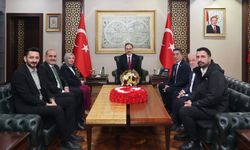 VALİ KIZILKAYA: “ECZACILAR SAĞLIK HİZMETLERİNİN VAZGEÇİLMEZ HALKASIDIR”