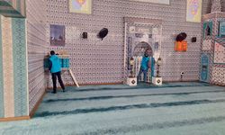 Siirt’te Camilerde Bahar Temizliği Başladı