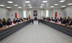 VALİ KIZILKAYA BAŞKANLIĞINDA OKUL GÜVENLİĞİ TOPLANTISI GERÇEKLEŞTİRİLDİ