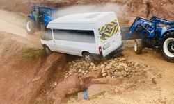 ŞİRVAN, PERVARİ VE ERUH’TA YAĞIŞ ETKİSİ: YOLLAR KAPANDI, EKİPLER MÜDAHALE ETTİ