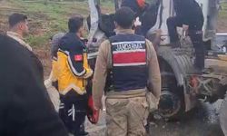 Eruh Girişinde Beton Mikseri Kazası: Sürücü Ağır Yaralandı
