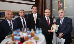Vali Kızılkaya Bayramlaşma Programında Vatandaşlarla Buluştu