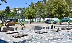 SİİRT BELEDİYESİ KENT GENELİNDE KALDIRIM VE PARKE SEFERBERLİĞİ BAŞLATTI