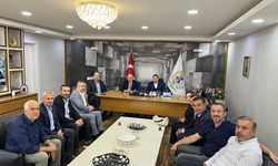 BAŞKAN KUZU, SİİRTLİ MÜTEAHHİTLERİ NİHAT ÖZDEMİR İLE BULUŞTURDU