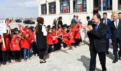 SİİRT'TE İLKÖĞRETİM HAFTASI TÖRENLE KUTLANDI