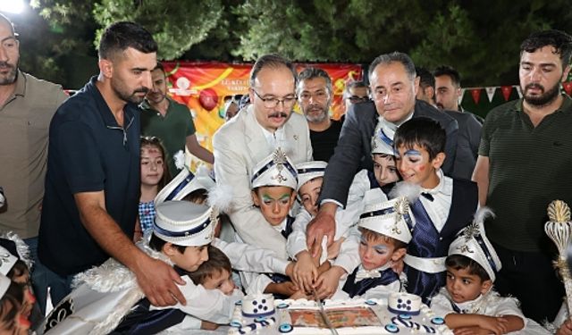 Vali Kızılkaya Miniklerin Sevincine Ortak Oldu: 26 Çocuk Erkekliğe İlk Adımını Attı
